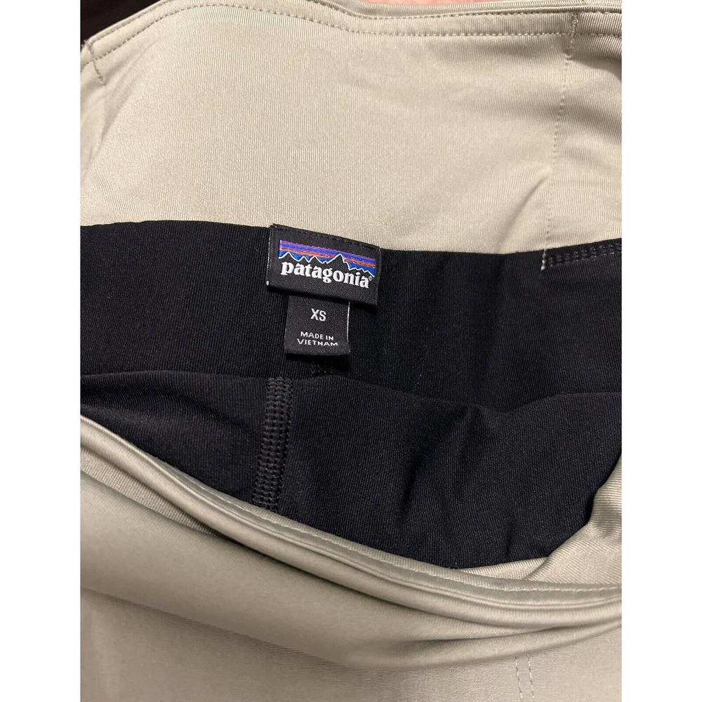 Patagonia Women's Size XS Khaki Outdoor Skort Skirt‎ with Built-in Shorts - Picture 4 of 4